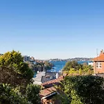 Lovely Harbourside 1-Bed Close To Sydney Landmarks